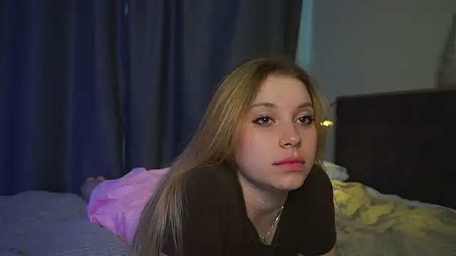 Sairallyn online show from 05/19/26, 01:56