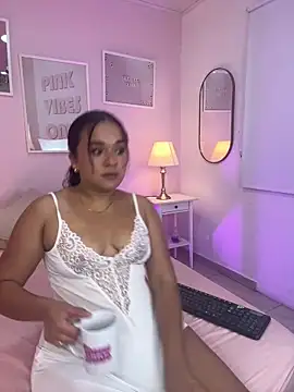 Kitty lulu  online show from 06/10/26, 04:35