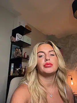 CharlottemilfUKx online show from 05/28/26, 11:10