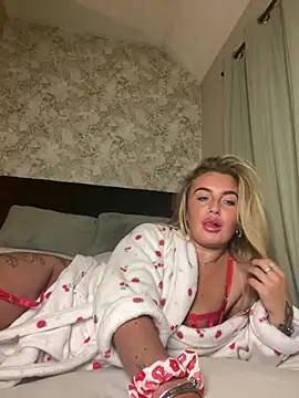 CharlottemilfUKx online show from 05/16/26, 11:15