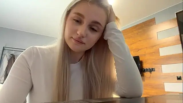 TiffanieSluyter online show from 05/14/26, 06:05