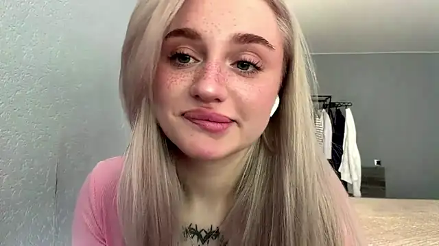 TiffanieSluyter online show from 05/27/26, 03:08