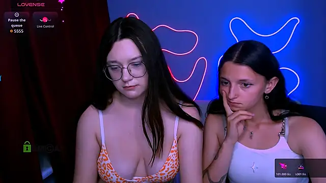caroline honeyy online show from 06/27/26, 10:27