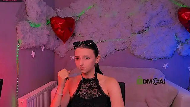 caroline honeyy online show from 07/16/26, 07:00