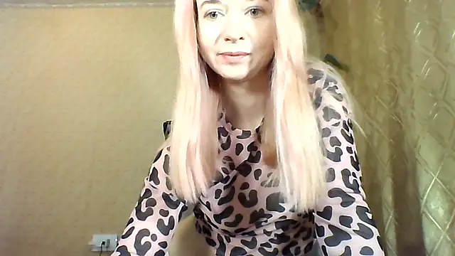 Lunaria5391 online show from 05/31/26, 08:09
