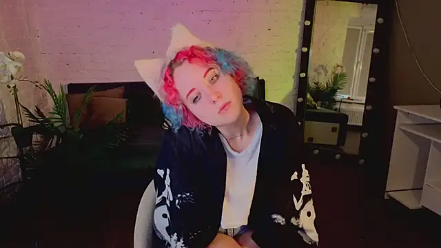 Snapshot of ScarlettSparkss chatting on 05/17/26, 05:29 ScarlettSparkss online show from 05/17/26, 05:29