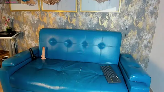 SophiaScottX online show from 05/27/26, 07:32
