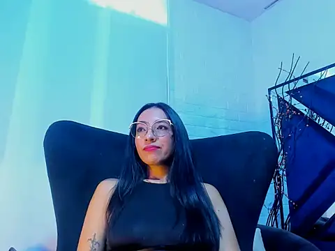 Snapshot of Feetfeticheh chatting on 05/21/26, 02:03 Feetfeticheh online show from 05/21/26, 02:03