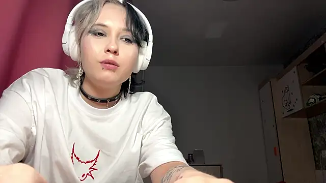 Snapshot of CuteLilit chatting on 05/20/26, 03:09 CuteLilit online show from 05/20/26, 03:09
