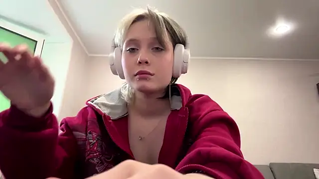 Snapshot of CuteLilit chatting on 06/02/26, 04:40 CuteLilit online show from 06/02/26, 04:40