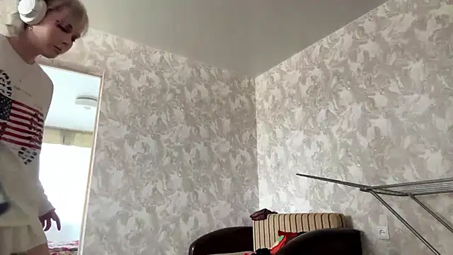 Snapshot of CuteLilit chatting on 05/15/26, 11:08 CuteLilit online show from 05/15/26, 11:08