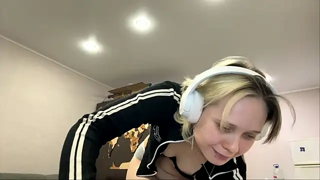 Snapshot of CuteLilit chatting on 06/13/26, 07:12 CuteLilit online show from 06/13/26, 07:12