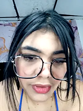 luxuryluna online show from 06/11/26, 12:32