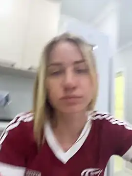 Snapshot of AnnaMist_ chatting on 06/11/26, 02:58 AnnaMist online show from 06/11/26, 02:58