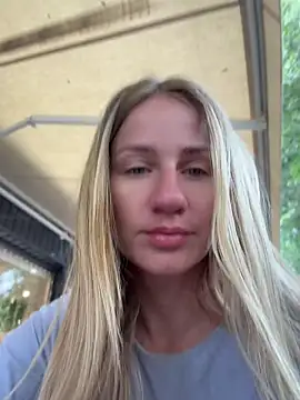 Snapshot of AnnaMist_ chatting on 07/04/26, 06:53 AnnaMist online show from 07/04/26, 06:53