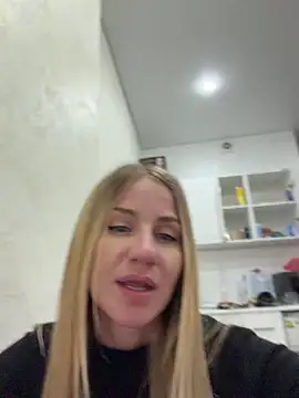 Snapshot of AnnaMist_ chatting on 07/04/26, 06:56 AnnaMist online show from 07/04/26, 06:56