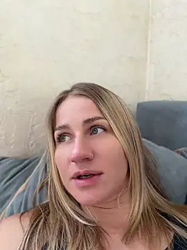 Snapshot of AnnaMist_ chatting on 07/14/26, 12:00 AnnaMist online show from 07/14/26, 12:00