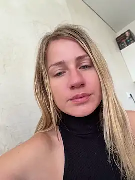 Snapshot of AnnaMist_ chatting on 07/12/26, 02:56 AnnaMist online show from 07/12/26, 02:56