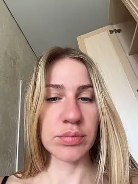 Snapshot of AnnaMist_ chatting on 06/18/26, 05:50 AnnaMist online show from 06/18/26, 05:50