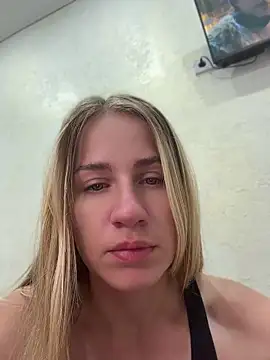 Snapshot of AnnaMist_ chatting on 07/12/26, 08:20 AnnaMist online show from 07/12/26, 08:20