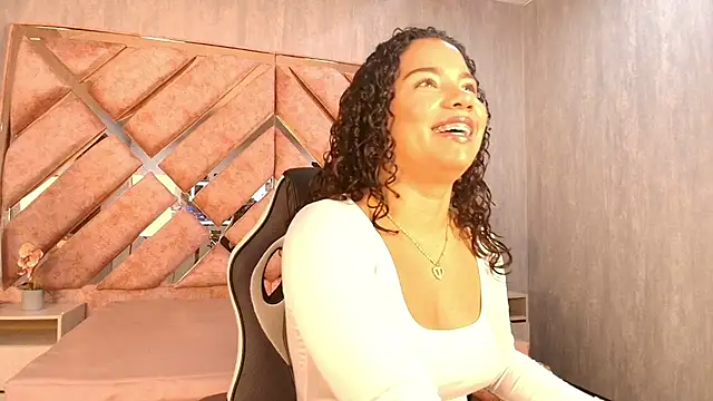 Snapshot of TamaraaHoney chatting on 05/15/26, 12:36 TamaraaHoney online show from 05/15/26, 12:36