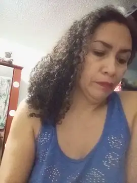 Snapshot of paulett15 chatting on 06/15/26, 02:39 paulett15 online show from 06/15/26, 02:39
