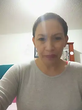 Snapshot of paulett15 chatting on 06/12/26, 02:37 paulett15 online show from 06/12/26, 02:37