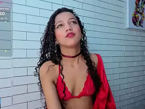 Snapshot of valentinaa_07 chatting on 05/20/26, 07:11 valentinaa 07 online show from 05/20/26, 07:11