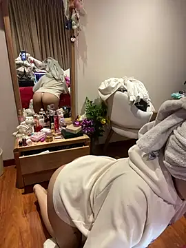 Emilyrosett  online show from 05/27/26, 01:57