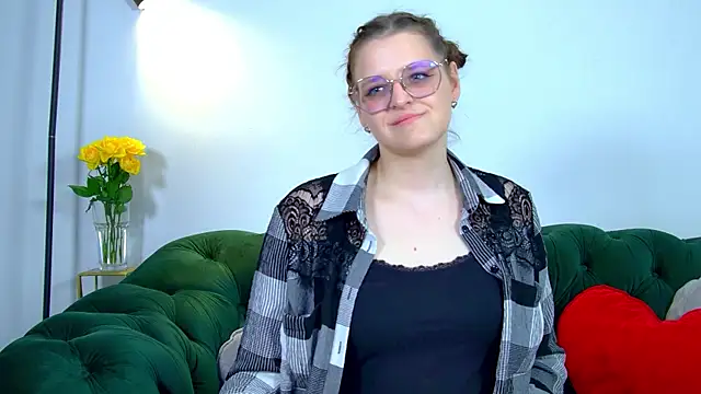 AlexaAvery online show from 06/06/26, 06:51