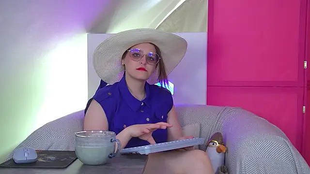AlexaAvery online show from 06/23/26, 06:22