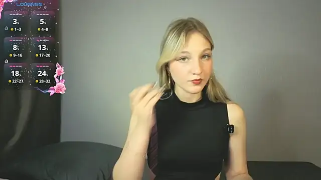Snapshot of LunaLiva chatting on 06/20/26, 03:28 LunaLiva online show from 06/20/26, 03:28