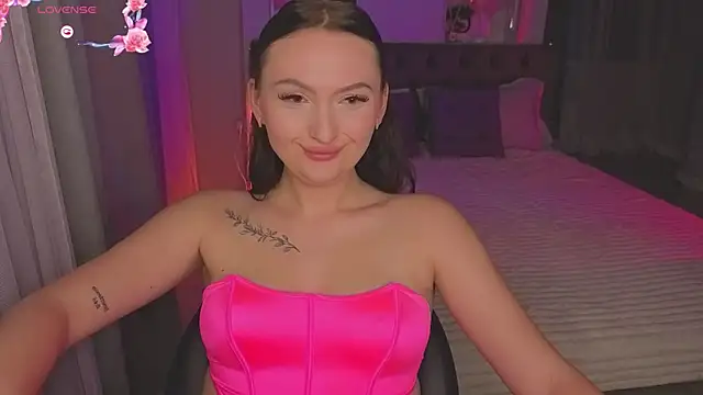 Snapshot of MizLouLou chatting on 05/29/26, 02:17 MizLouLou online show from 05/29/26, 02:17