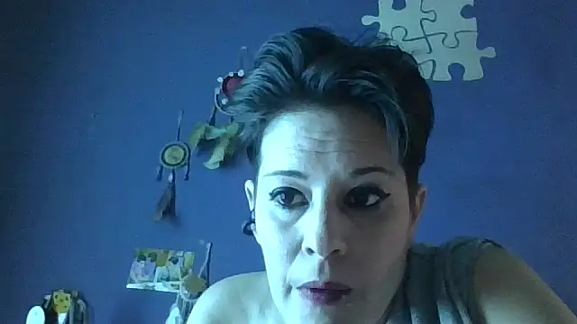 Estrella 40 online show from 05/17/26, 05:02