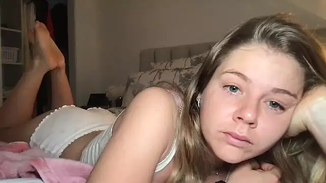 ellamae8 online show from 05/22/26, 05:22