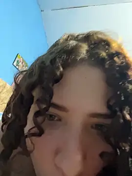 Snapshot of tefyrodri chatting on 05/15/26, 03:59 tefyrodri online show from 05/15/26, 03:59