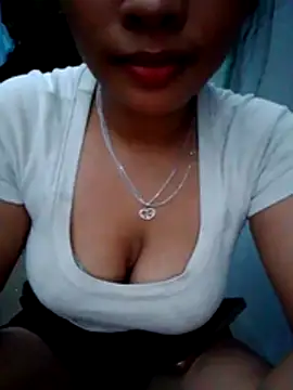 Snapshot of Mirra-a chatting on 07/19/26, 12:02 Mirra-a online show from 07/19/26, 12:02