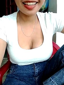 Snapshot of Mirra-a chatting on 06/12/26, 02:09 Mirra-a online show from 06/12/26, 02:09