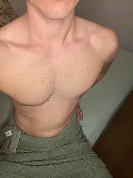 boy12zinho online show from 05/14/26, 02:08