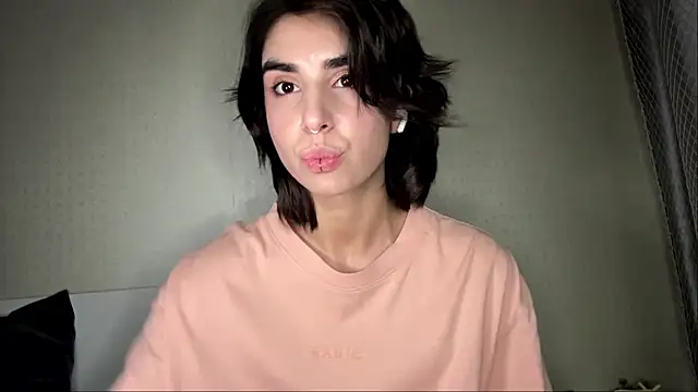 Snapshot of JessiaRuezga chatting on 06/11/26, 12:02 JessiaRuezga online show from 06/11/26, 12:02