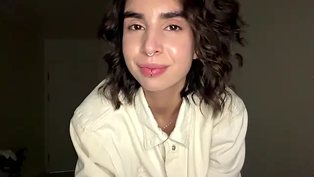 Snapshot of JessiaRuezga chatting on 05/31/26, 12:22 JessiaRuezga online show from 05/31/26, 12:22