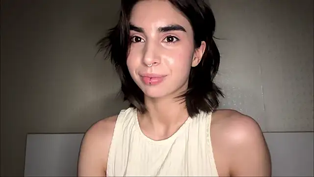 Snapshot of JessiaRuezga chatting on 06/02/26, 12:27 JessiaRuezga online show from 06/02/26, 12:27