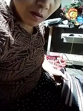 Snapshot of Caily-ly chatting on 06/10/26, 02:46 Caily-ly online show from 06/10/26, 02:46