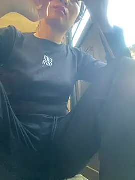Linda-babyy online show from 05/25/26, 11:03