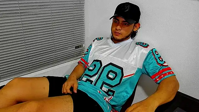Snapshot of louis_rueda chatting on 05/27/26, 05:59 louis rueda online show from 05/27/26, 05:59