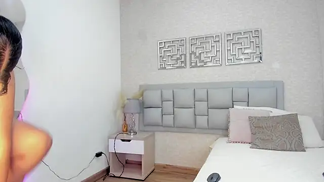 luna25   online show from 05/30/26, 04:19