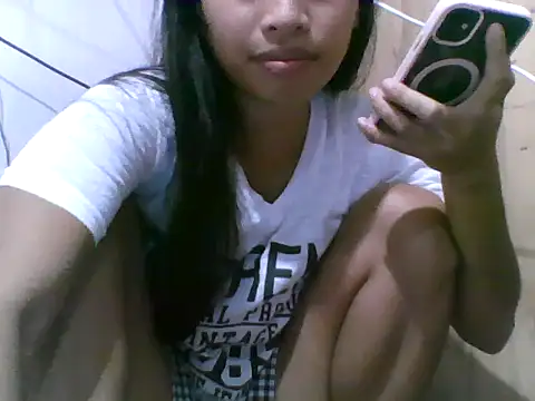 Snapshot of PinayBlackbeauty_18-18 chatting on 06/30/26, 10:26 PinayBlackbeauty 18-18 online show from 06/30/26, 10:26