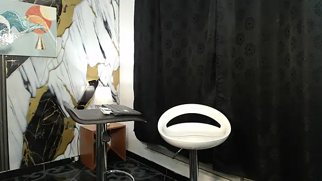 Snapshot of RONALDA_HOT26 chatting on 05/16/26, 07:40 RONALDA HOT26 online show from 05/16/26, 07:40