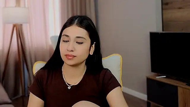 Snapshot of honeylanaa chatting on 06/04/26, 05:01 honeylanaa online show from 06/04/26, 05:01