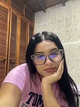 sara alejandra online show from 05/15/26, 01:25